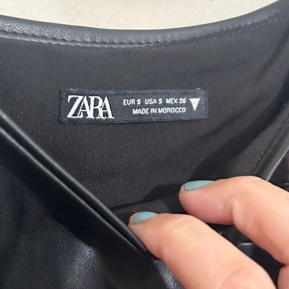 Zara Black Vegan Leather Pinafore Overall Dress SIZE SMALL - Picture 4 of 7